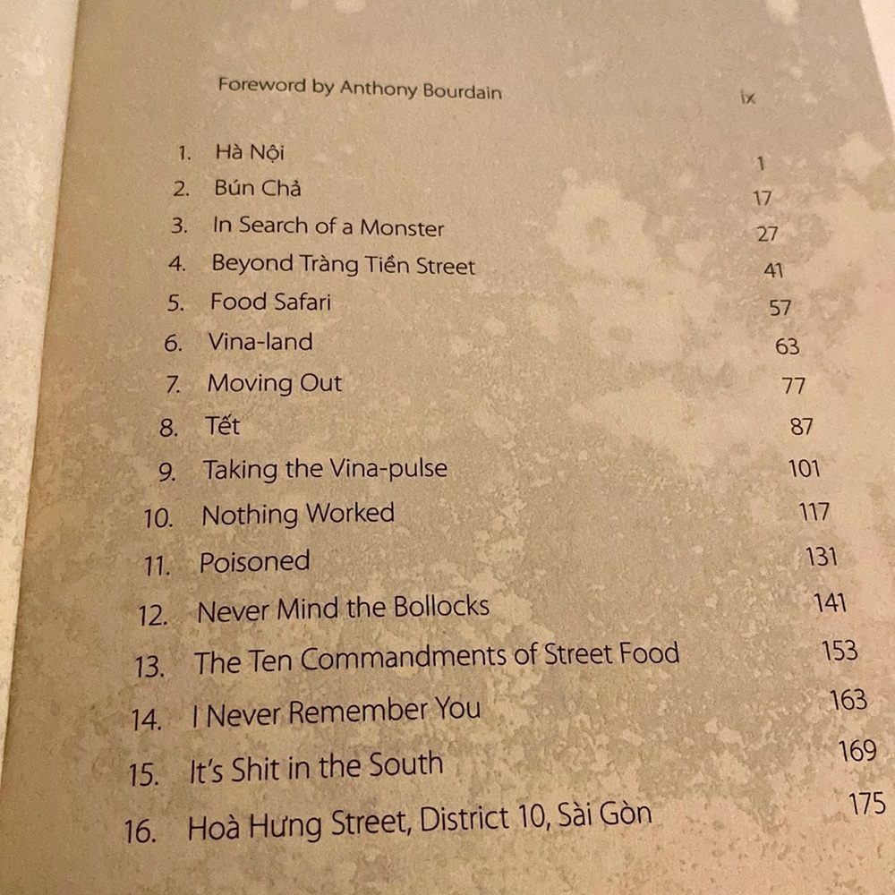 EATING VIETNAM DISPATCHES FROM A BLUE PLASTIC T**** Graham Holliday A Bourdain - Picture 4 of 5